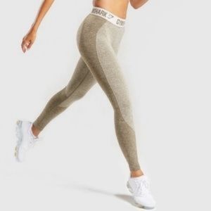 Gymshark Flex Leggings in Sand Size Small